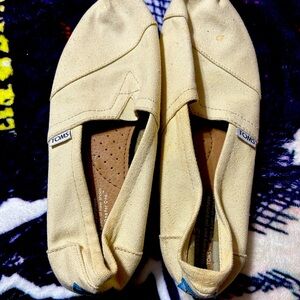 Toms shoes